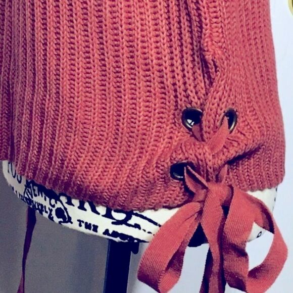 Round Neck Lace Up Sides Ribbed Texture Long Sleeve Sweater - Picture 3 of 4